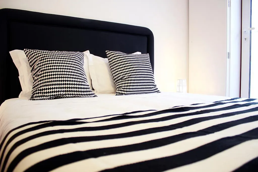 ליסבון Joivy Modern 1-Bed Apt With Terrace, Moments From Sao Bento Palace 0*,  פורטוגל