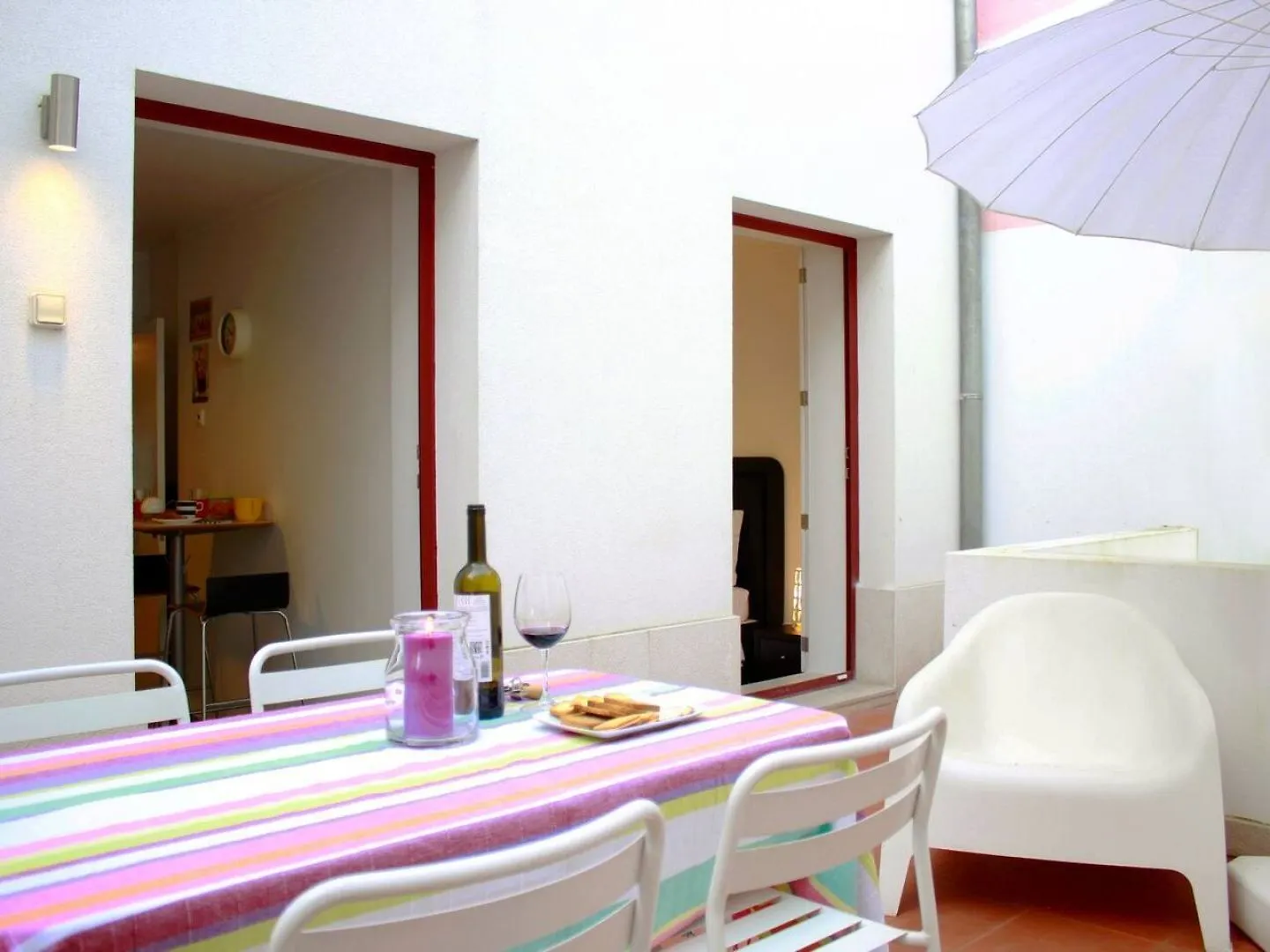 Joivy Modern 1-Bed Apt With Terrace, Moments From Sao Bento Palace Lisbon Apartment