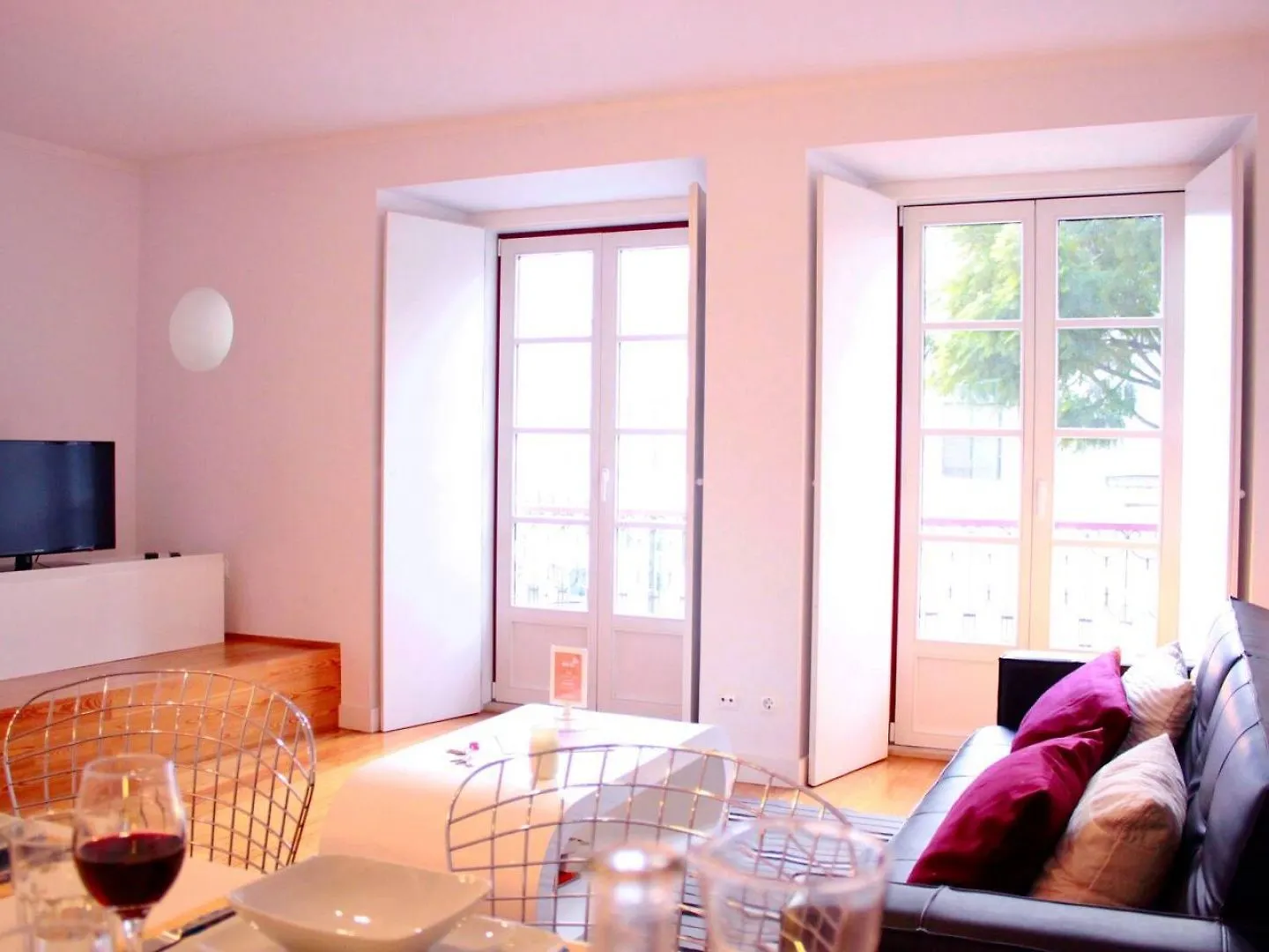 Joivy Modern 1-Bed Apt With Terrace, Moments From Sao Bento Palace Lisbon 0*,  Portugal